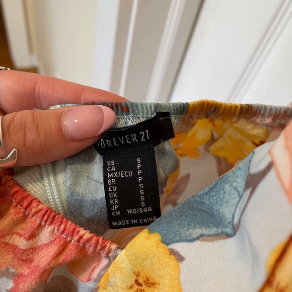 NWOT Forever21 Floral Dress - Picture 4 of 5